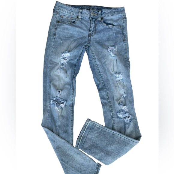 American Eagle ladies distressed lite wash skinny jeans size 2 - Picture 6 of 6